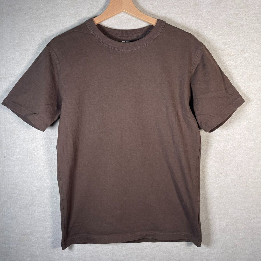 Uniqlo Dark Brown Short Sleeve Tee